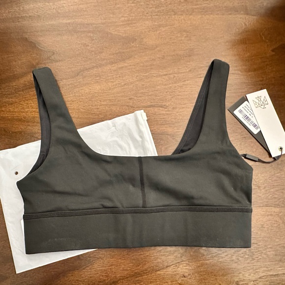 All Things Golden Sculpt Crop Sports Bra - Picture 4 of 5